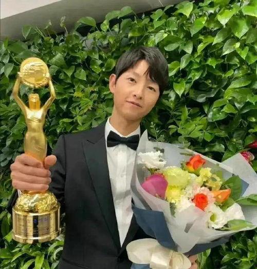 娱乐吃瓜小木,揭秘娱乐圈那些不为人知的幕后故事  第2张